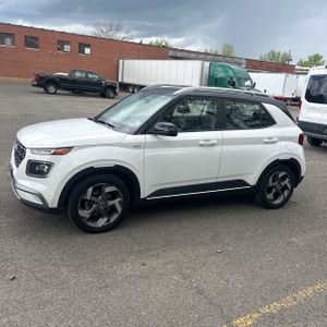 HYUNDAI VENUE LIMITED - 3