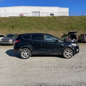 FORD ESCAPE SE - 10