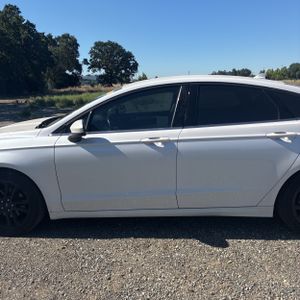 FORD FUSION SE - 4