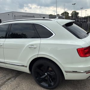 2017 Bentley BENTAYGA BASE — фото 6