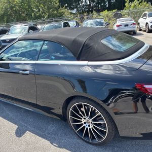 MERCEDES-BENZ E-CLASS - 6