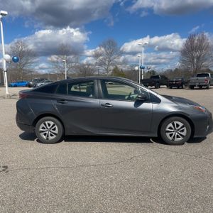 Toyota Prius Two Eco - 10