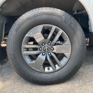 صورة مصغرة 19 لـ 2025 Nissan FRONTIER SV