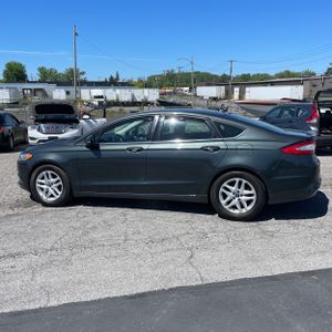 FORD FUSION SE - 3