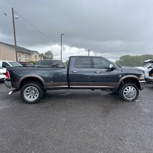 2017 RAM 3500 LARAMIE photo 10