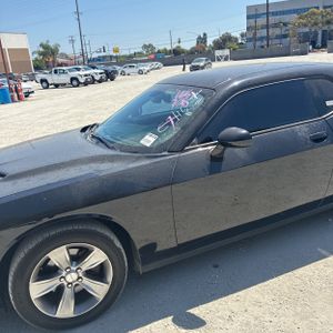 صورة 2 لـ 2016 Dodge CHALLENGER SXT
