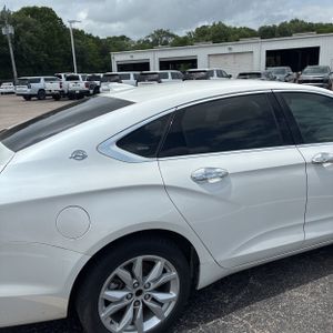 CHEVROLET IMPALA LT - 9