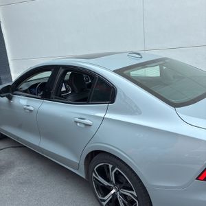 2024 Volvo S60 B5 CORE DARK THEME 照片 6