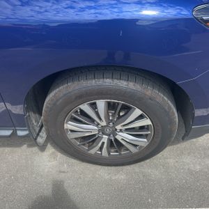صورة 20 لـ 2018 Nissan PATHFINDER SV