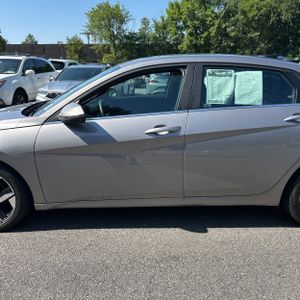 2023 Hyundai ELANTRA LIMITED 照片 4