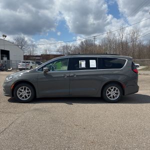 CHRYSLER PACIFICA TOURING L - 3