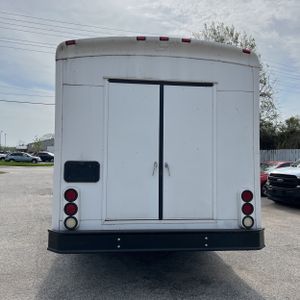 FORD E-450 CUTAWAY - 7