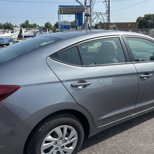 2019 Hyundai ELANTRA SE — фото 9