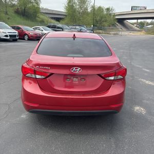 HYUNDAI ELANTRA - 7