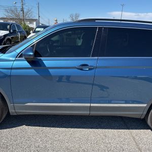 VOLKSWAGEN TIGUAN SE 4MOTION - 4