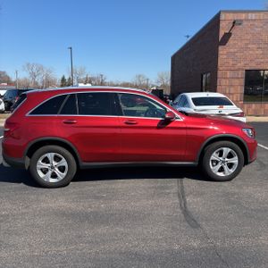 MERCEDES-BENZ GLC - 10