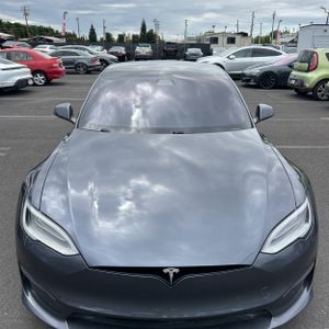 TESLA MODEL S PLAID - 10