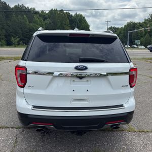 FORD EXPLORER XLT - 7