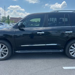 صورة 4 لـ 2009 Lexus LX 570 BASE