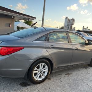 HYUNDAI SONATA GLS - 9