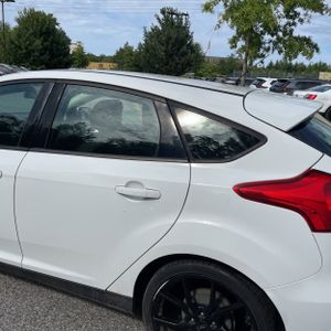 صورة 6 لـ 2015 FORD FOCUS SE