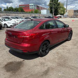 FORD FOCUS SE - 8