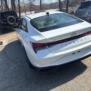 HYUNDAI ELANTRA SEL - 5