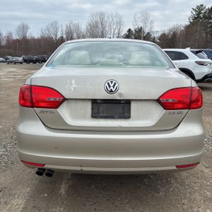 VOLKSWAGEN JETTA SE - 5