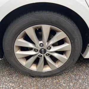 2017 KIA OPTIMA LX — миниатюра 17