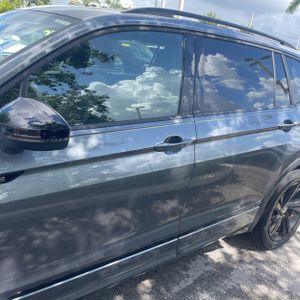 صورة 4 لـ 2024 Volkswagen TIGUAN SE R-LINE BLACK