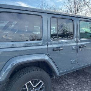 JEEP WRANGLER 4-DOOR SAHARA 4X4 - 9