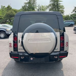 2023 LAND Rover DEFENDER 130 X-DYNAMIC SE — фото 6