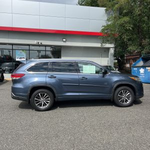 2017 Toyota HIGHLANDER XLE — фото 10