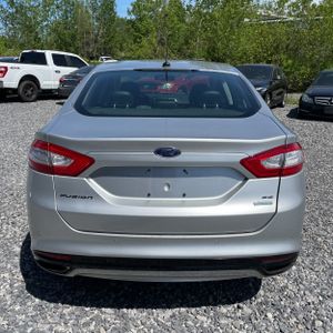 FORD FUSION SE - 7