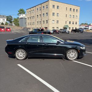 2017 Lincoln MKZ HYBRID RESERVE photo 10
