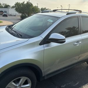 صورة 2 لـ 2014 Toyota RAV4 XLE