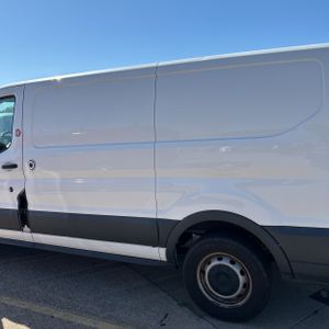 FORD TRANSIT 150 - 6