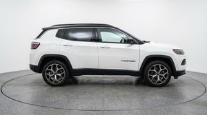 صورة 8 لـ 2025 JEEP COMPASS LIMITED