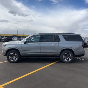 CHEVROLET SUBURBAN Z71 - 3