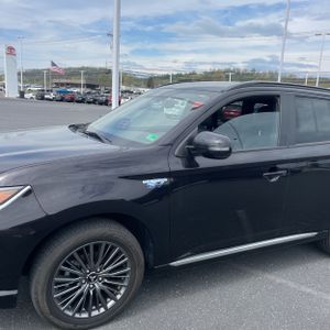 MITSUBISHI OUTLANDER PHEV LE S-AWC - 2