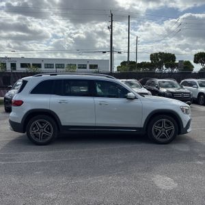 MERCEDES-BENZ GLB - 10