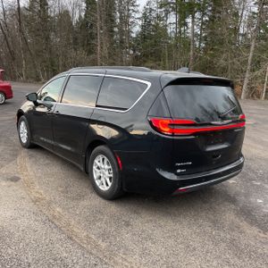 CHRYSLER PACIFICA TOURING L - 5