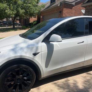 TESLA MODEL Y LONG RANGE - 2