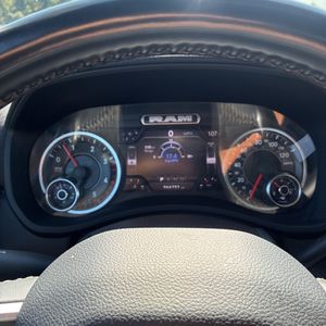 2022 RAM 3500 BIG HORN — миниатюра 40