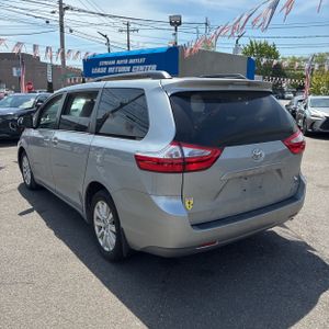 TOYOTA SIENNA - 5