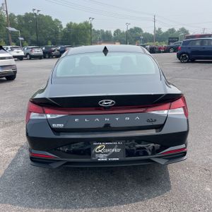 2023 Hyundai ELANTRA SEL photo 7