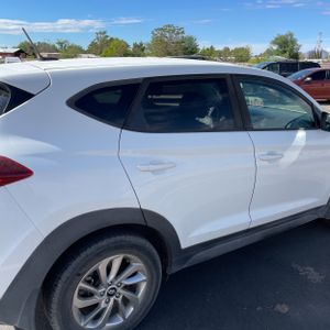 HYUNDAI TUCSON SE - 9