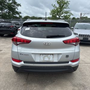 HYUNDAI TUCSON SE - 7