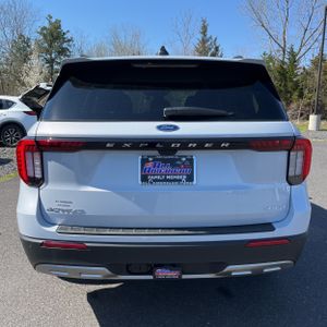 FORD EXPLORER ACTIVE - 7