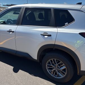 NISSAN ROGUE S INTELLIGENT AWD - 6